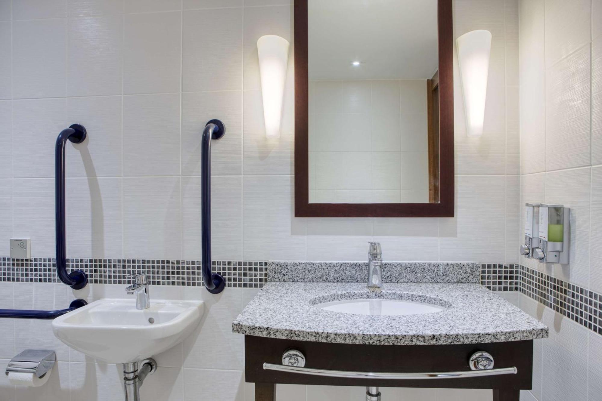 Hampton By Hilton Hotel 3*
